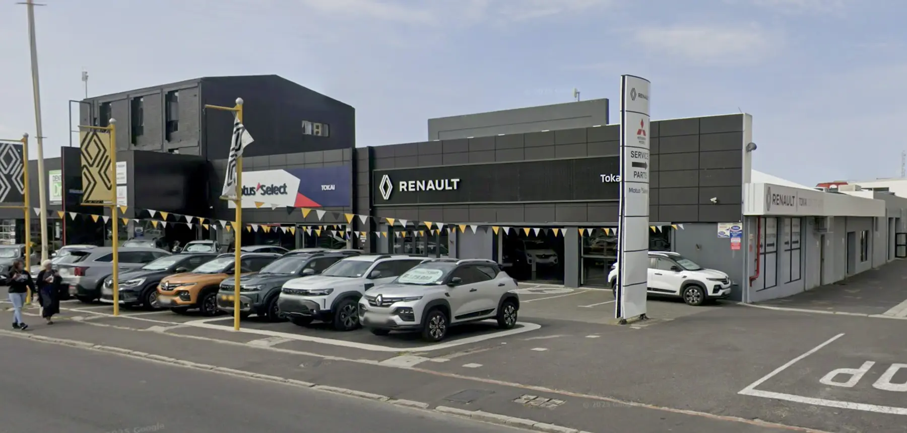 Motus Dealership Tokai Multifranchise Renault and Mitsubishi 1